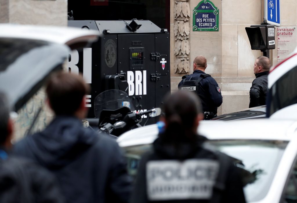 Γαλλία: Ανδρας κρατά ομήρους δυο ανθρώπους στο Παρίσι