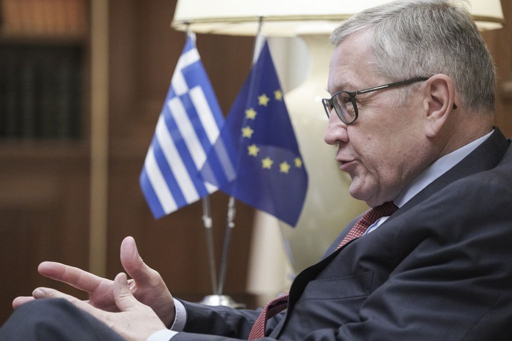 Ρέγκλινγκ: Ελαφρύνσεις στο ελληνικό χρέος μπορούσαν να γίνουν νωρίτερα