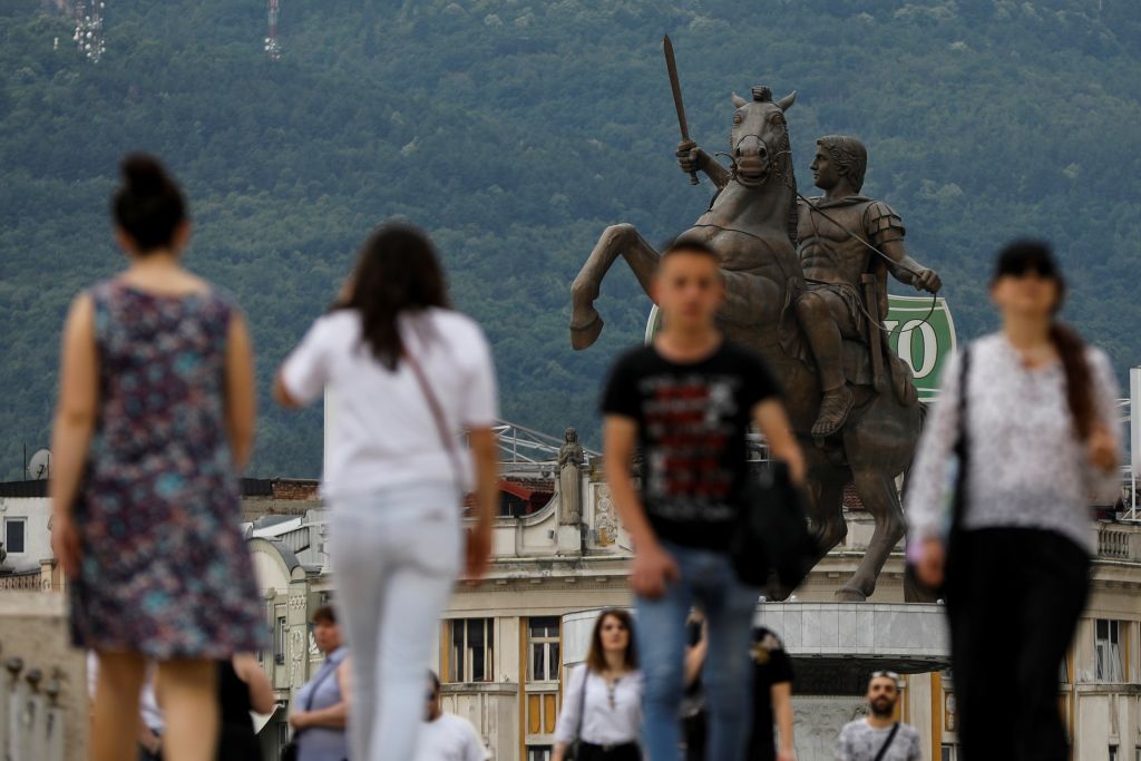 Ζάεφ: Κανένας περιορισμός στο να προσδιοριζόμαστε ως Μακεδόνες