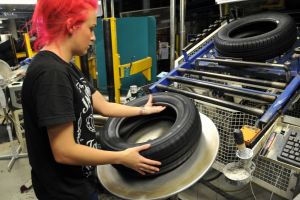 Μάθετε πόσα υλικά χρειάζονται για την κατασκευή ενός ελαστικού