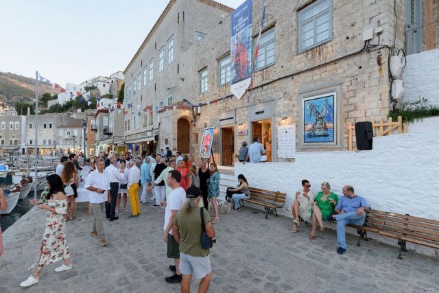 Η σαγηνευτική γοητεία της πριγκίπισσας του Αργοσαρωνικού