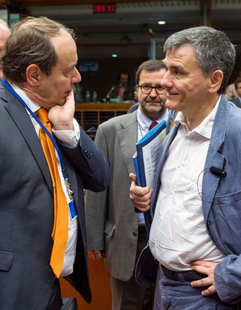 Ψυχρολουσία από το Βερολίνο για το χρέος