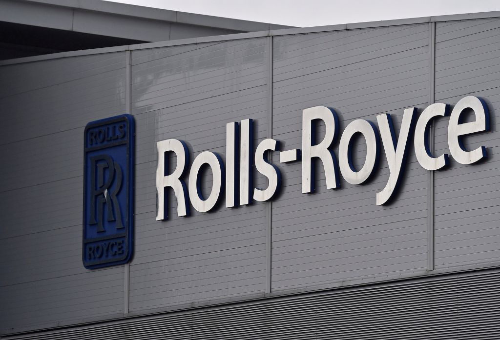 Σε περικοπές χιλιάδων θέσεων εργασίας προχωρά η Rolls-Royce