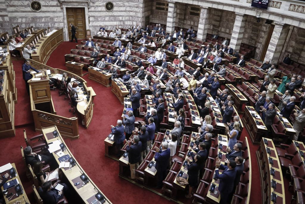 Στις 6 το απόγευμα ξεκινά η συζήτηση της πρόταση δυσπιστίας