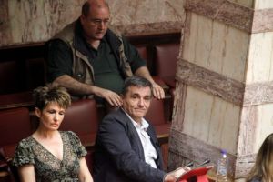 Αυγουστιάτικο καρτέρι από τους βουλευτές για τις συντάξεις