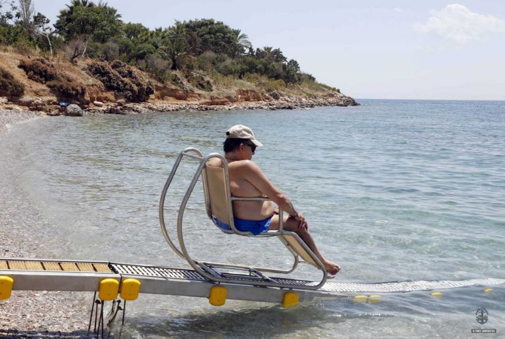 Επανήλθε στην παραλία της Γλυφάδας το Seatrac για ΑμεΑ