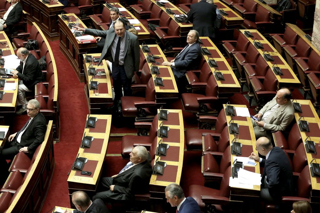 Αγριος τσακωμός στη Βουλή για την απόφαση του Αρείου Πάγου για το Μακεδονικό