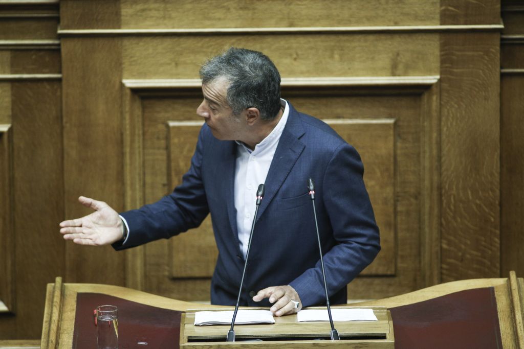 Σ. Θεοδωράκης και επτά δήμαρχοι κατά του «Κλεισθένη Ι»