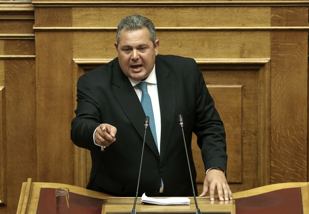 Τσιγαράκι και ποτάκι για τον Καμμένο μετά την ομιλία του