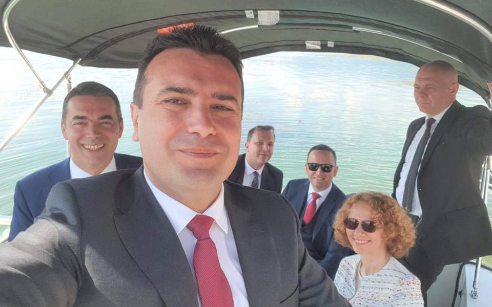 Η selfie που ανέβασε ο Ζόραν Ζάεφ από στις Πρέσπες