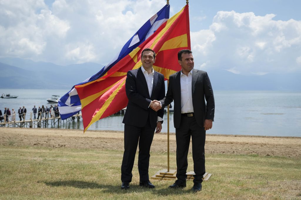 Στη ζυγαριά η συμφωνία για το χρέος με προσφυγικό και Μακεδονικό