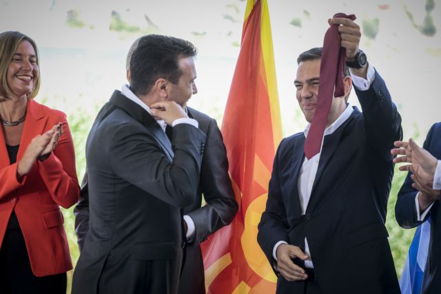 Τηλεοπτικό σόου για τις υπογραφές