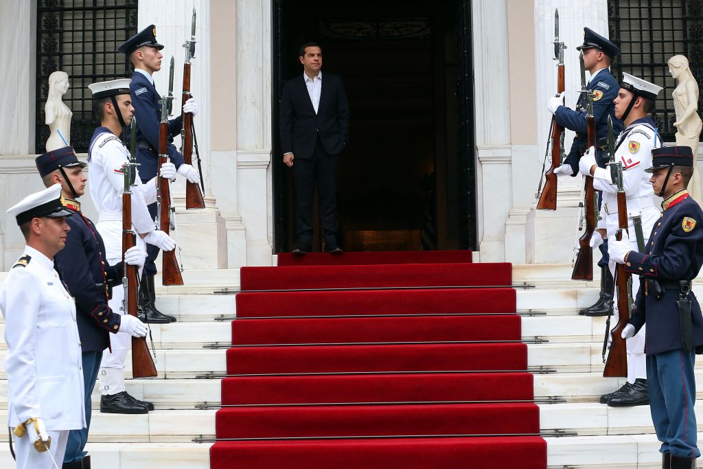 Κρυφά παζάρια για το χρέος με όπλο το όνομα της Μακεδονίας;