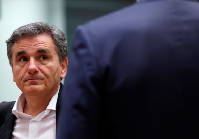 Με όπλο το Σκοπιανό στην «D-day» για το χρέος