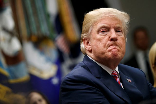 «Μετατρέπει τη χώρα σε ακόμη έναν παλικαρά»