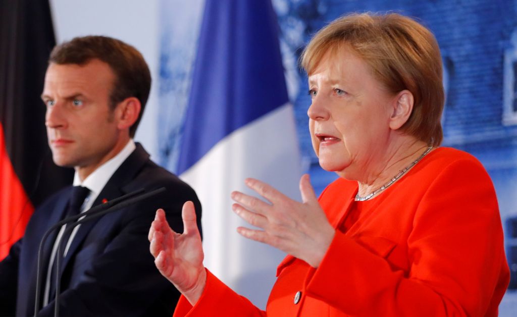 «Τίτλους τέλους» για τα μνημόνια στην Ελλάδα βλέπει η Μέρκελ