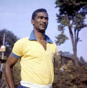 Η παράδοση των Ντιντί και Πελέ που εξαφανίζεται