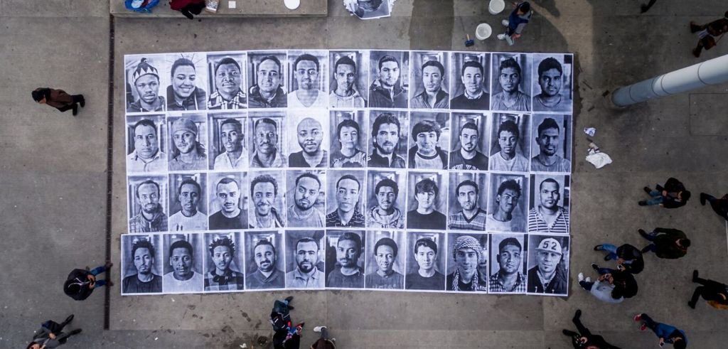 Εκθεση φωτογραφίας με πορτρέτα προσφύγων στη Βουλή