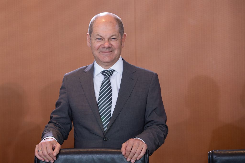 Αιδιόδοξος και ο Σολτς για το τέλος του ελληνικού προγράμματος