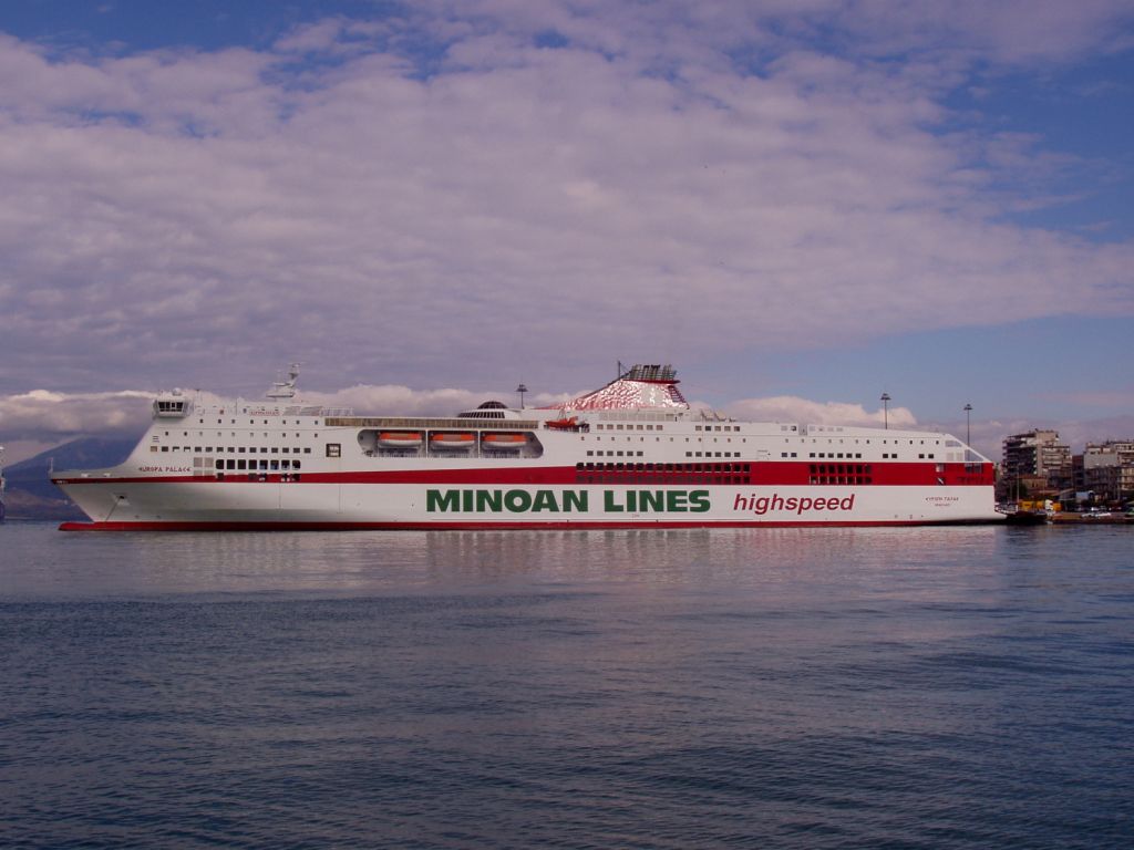 Αίτημα να δρομολογηθεί το Mykonos Palace στη γραμμή Πειραιάς – Χανιά