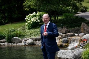 Σολτς: Ισχυρό δείγμα αλληλεγγύης οι αποφάσεις του Eurogroup