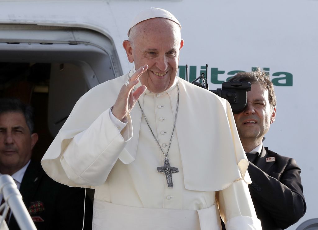 Τη γενναιοδωρία της Ελλάδας στο μεταναστευτικό εκθείασε ο Πάπας