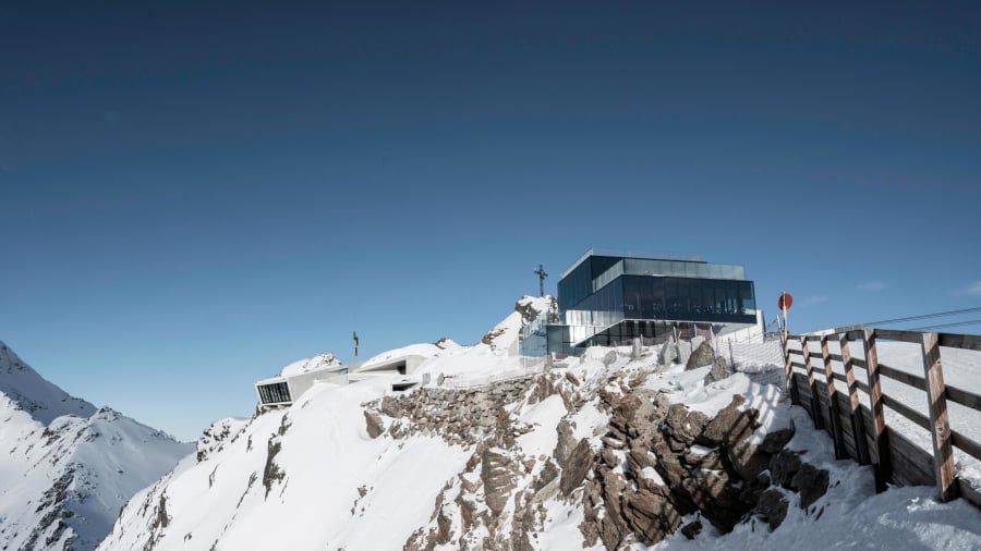 Το νέο μουσείο James Bond βρίσκεται σε κορυφή βουνού της Αυστρίας