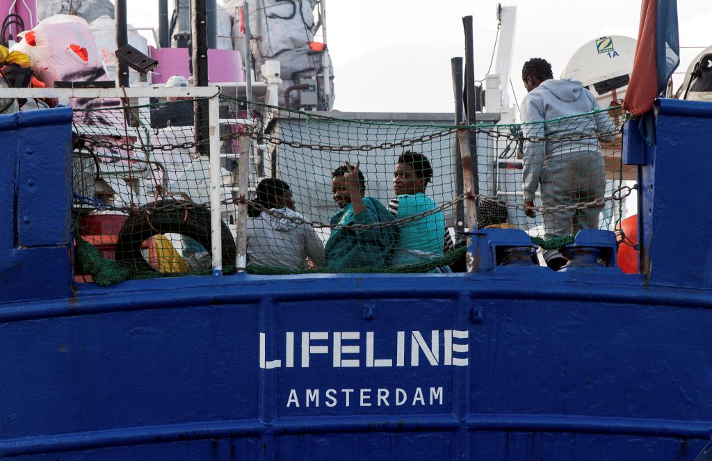Πινγκ – πονγκ κατηγοριών Ιταλίας – Μάλτας  για το πλοίο Lifeline