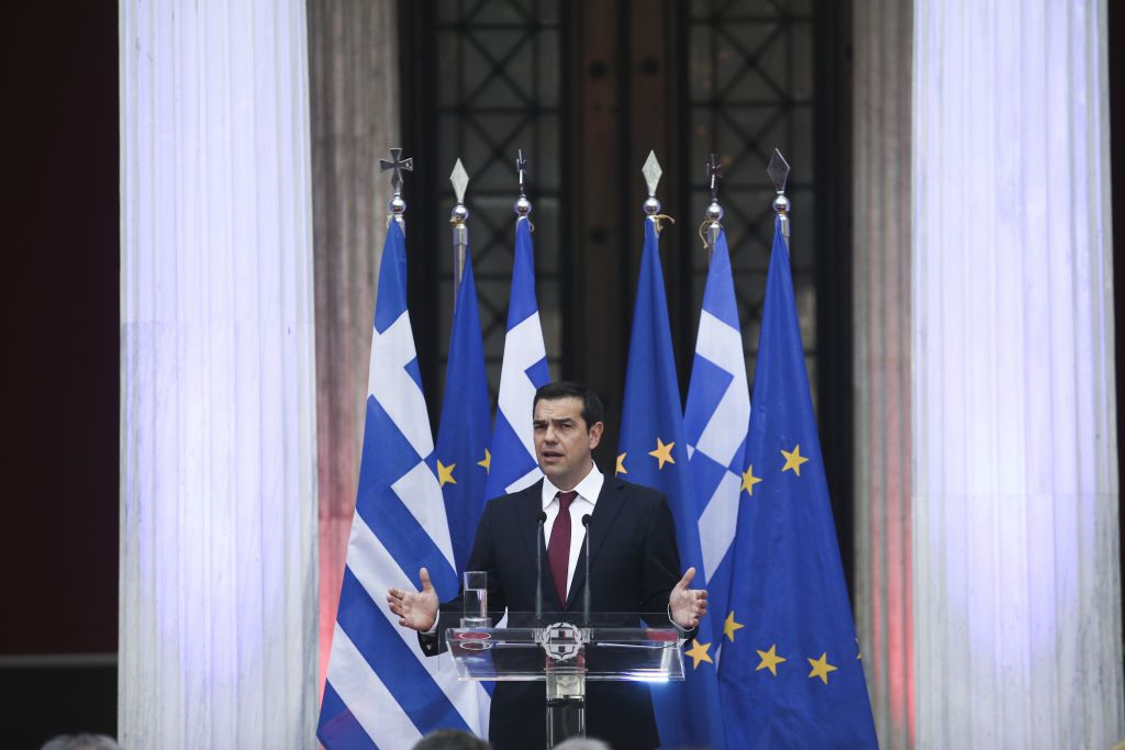 Η γραβάτα η μόνη υπόσχεση που κράτησε ο Τσίπρας