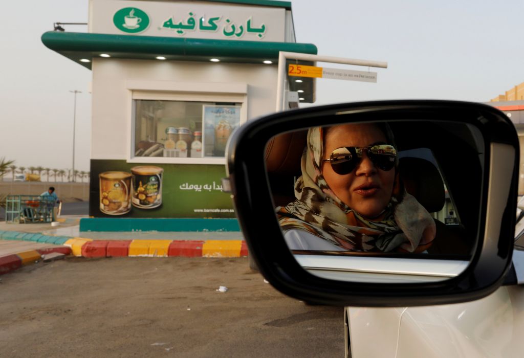 Στους δρόμους του Ριαντ δεκάδες γυναίκες οδηγοί και με το νόμο