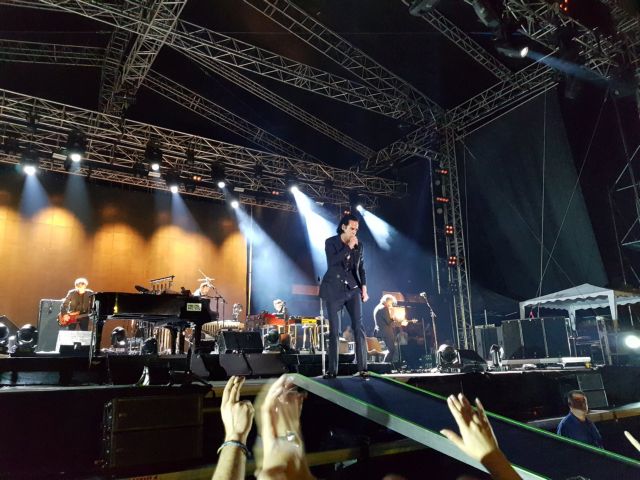 16 τραγούδια μετά τα μεσάνυχτα