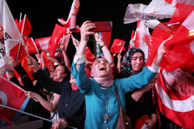 Καταγγέλλουν «την παραποίηση» των αποτελεσμάτων στην Τουρκία