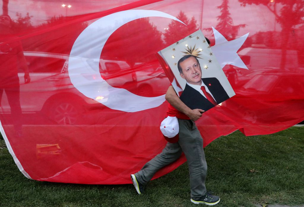 Υπέρ του Ερντογάν, πάνω από το 65% των Τούρκων της Γερμανίας
