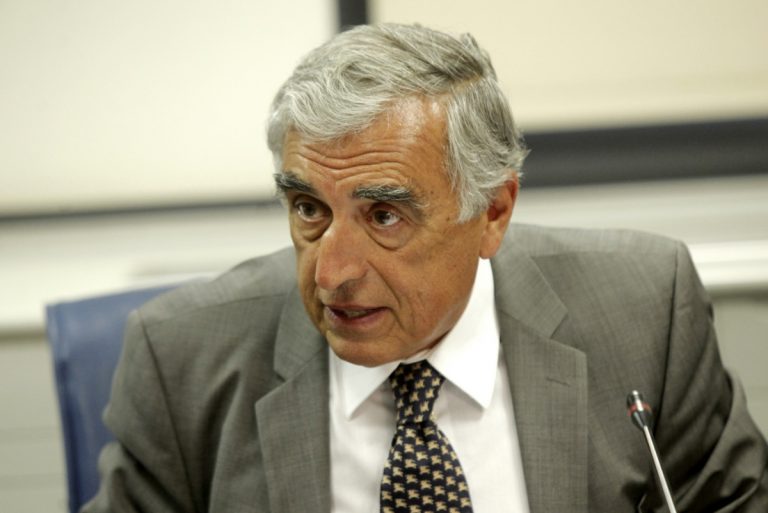 Παραμένει θέμα η αναγραφή θρησκεύματος και ιθαγένειας σε τίτλους σπουδών