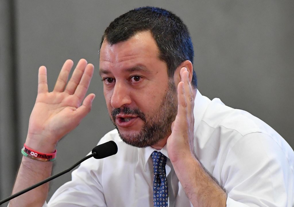 Σαλβίνι: Ο Μακρόν κάνει τον τρελό γιατί η δημοτικότητά του καταρρέει