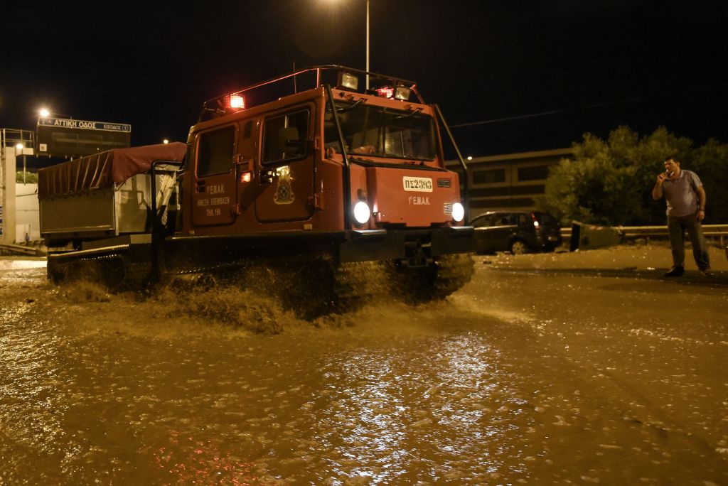Σοβαρά προβλήματα σε όλη τη χώρα προκάλεσε η κακοκαιρία