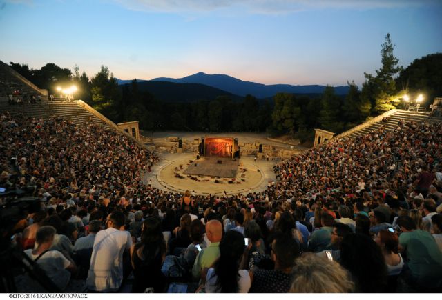 Ολα τα φώτα στην Επίδαυρο