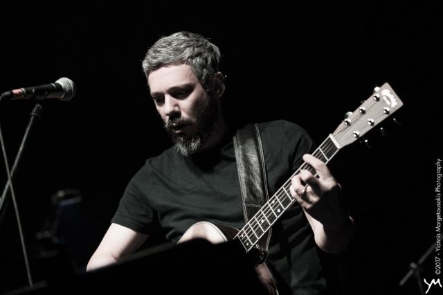 Το τραγούδι «γυμνό» από τον Αλκίνοο Ιωαννίδη