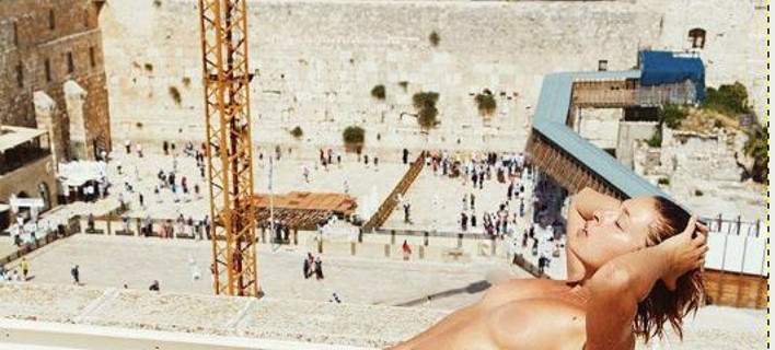 Σάλος στο Ισραήλ από τη γυμνή φωτογράφιση μοντέλου στο Τείχος των Δακρύων