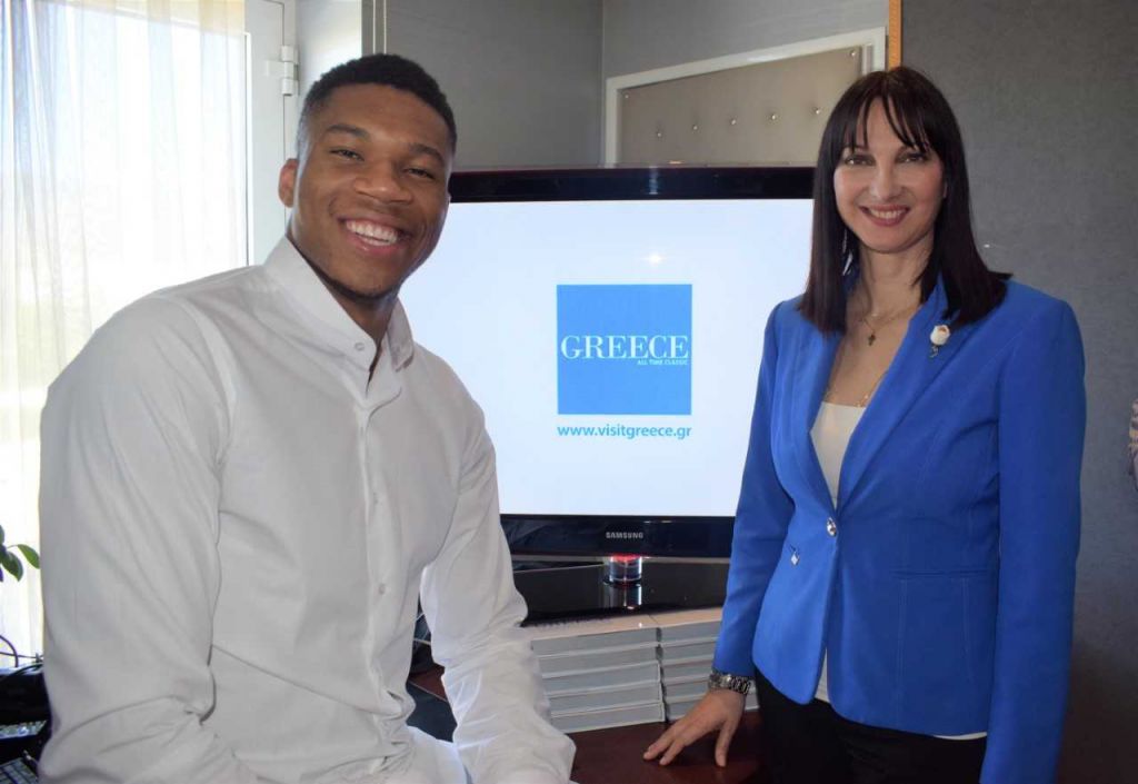 Ο Γιάννης Αντετοκούνμπο πρωταγωνιστής στο νέο σποτ του ελληνικού τουρισμού