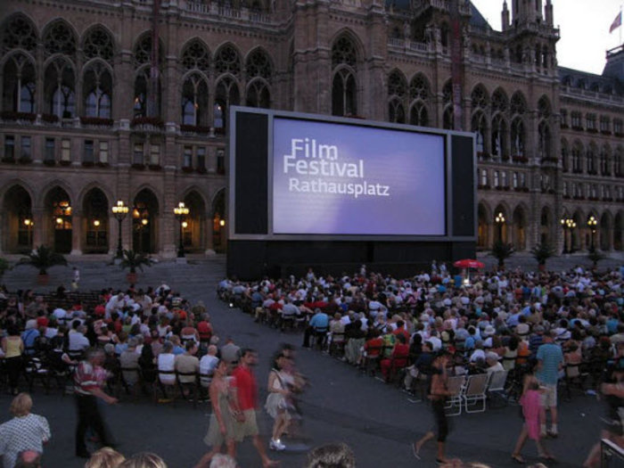 Αρχίζει στη Βιέννη το υπαίθριο Κινηματογραφικό Φεστιβάλ Οπερας και Οπερέτας