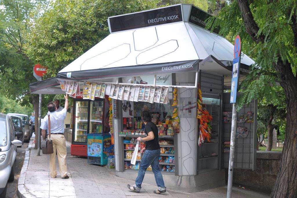 Απομακρύνονται ανενεργά περίπτερα στα Χανιά