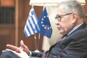 Ούτε βήμα πίσω από τις δεσμεύσεις