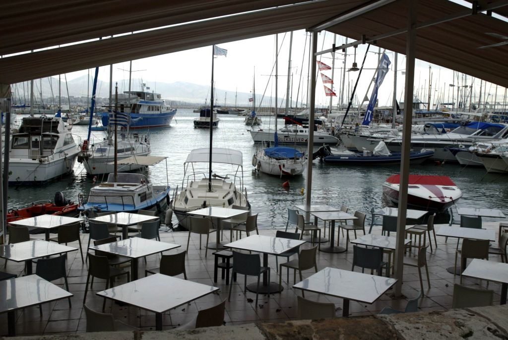 «Παράταση ζωής» για τα καταστήματα στην Ακτή Κουμουνδούρου