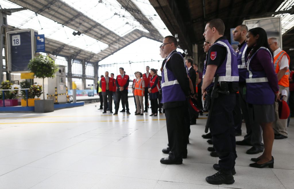 Μπλακ άουτ σε 16.000 νοικοκυρία από πυρκαγιά στη Γαλλία