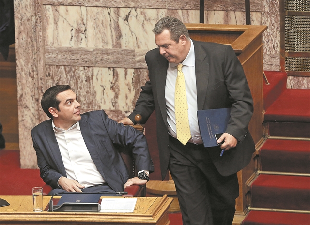 Ο Καμμένος απειλεί να ρίξει την κυβέρνηση