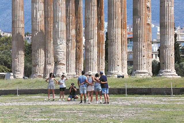 Βαρόμετρο ο τουρισμός