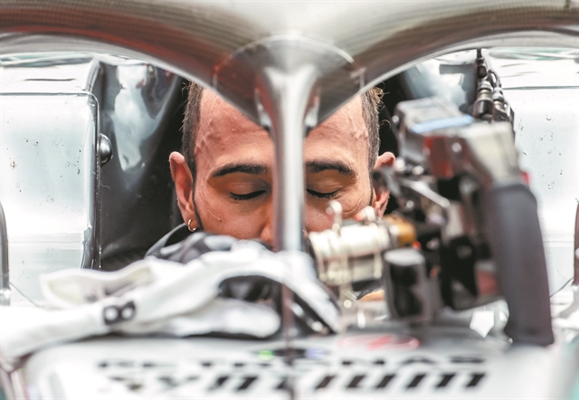 Συμβόλαιο με το… σταγονόμετρο