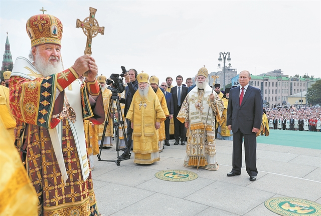 «Καίει» το ευρω-εμπάργκο στο ρωσικό πετρέλαιο