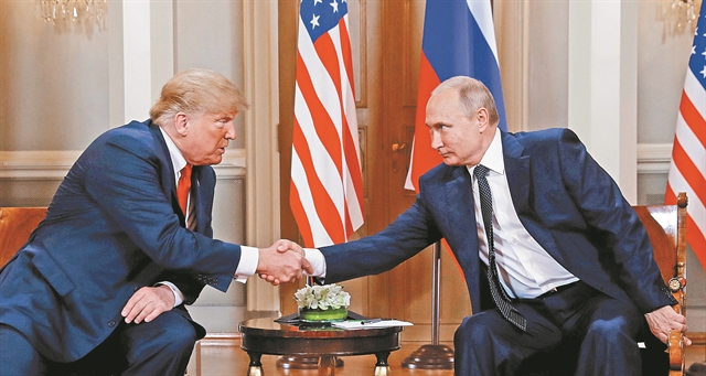 Πέντε συναντήσεις, ένα επίμονο μυστήριο